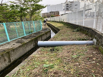 ローム・アポロ 筑後工場:工場北側用水路清掃に参加