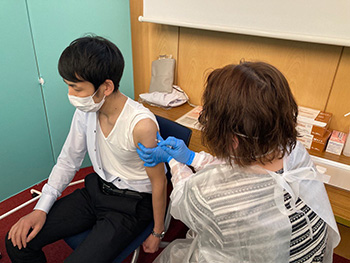 コロナウイルスワクチン職域接種の様子