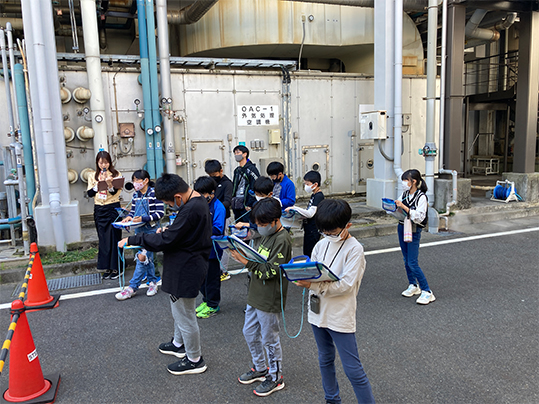 近隣小学校の工場見学会を開催