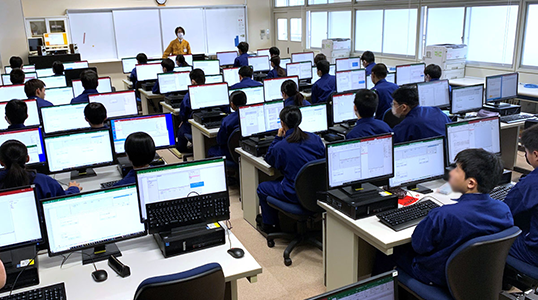 工業高等学校生を受け入れ