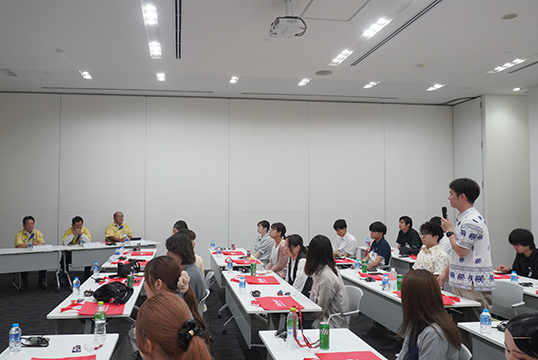 九州工業大学の学生を受け入れ