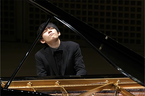 スカラシップコンサート（亀井聖矢）