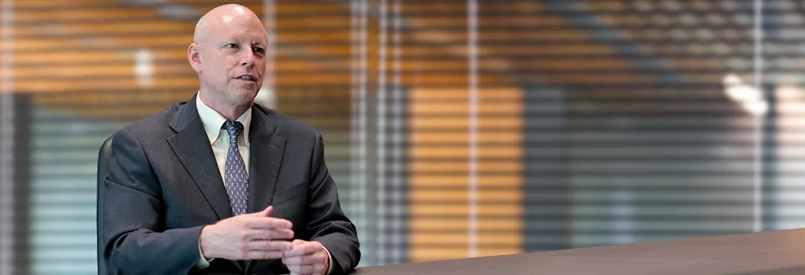 取締役 上席執行役員　財務、サステナビリティ担当 Peter Kenevan