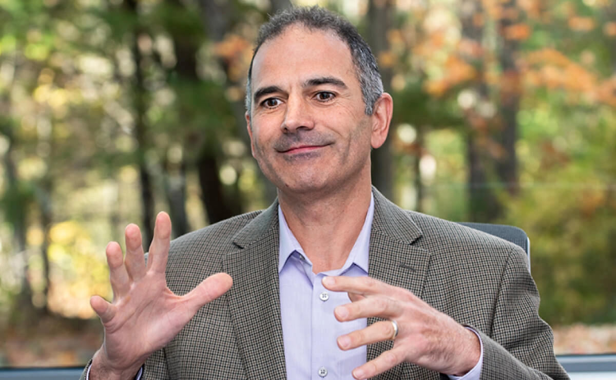 Victor Avelar氏