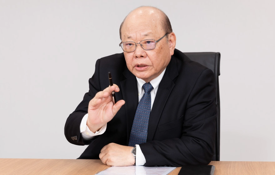 柯 子興 氏