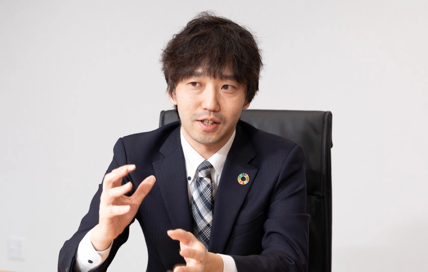 山口 雄平 氏