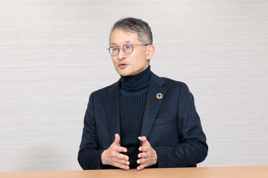中原 健 氏